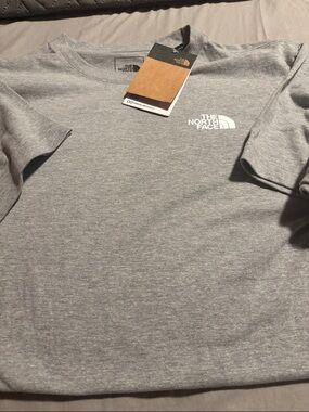 The North Face Men’s Crew T-Shirt in Heather Gray